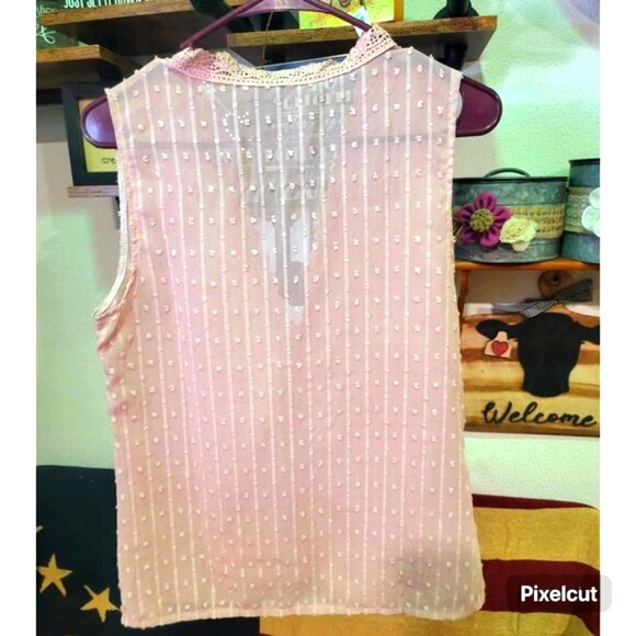 Zulilly blush colored lace top sizeM - Picture 2 of 4